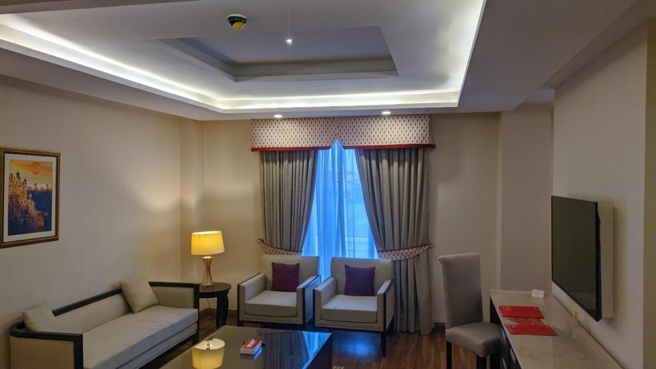 Ramada By Wyndham Lahore Gulberg II Hotel Luaran gambar